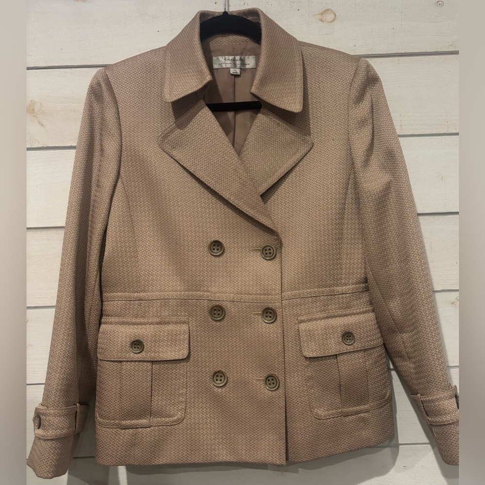 Tahari Arthur Levine Tan Tweed Double Breasted in size 10. Great condition!